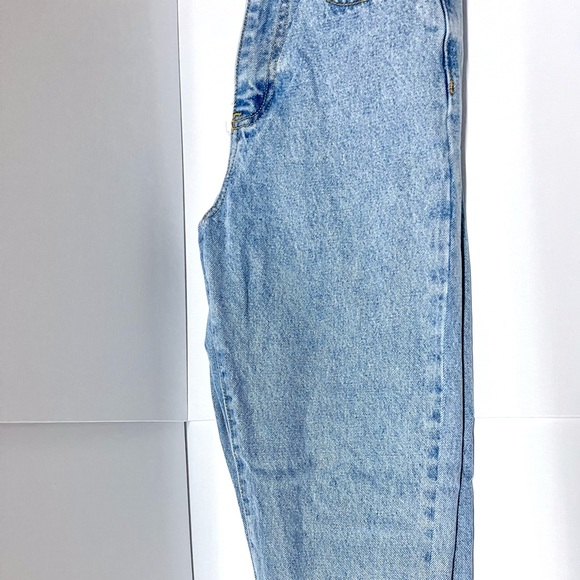 PRINCESS POLLY — TYLER JEAN MOM JEAN MID WASH DENIM, STRAIGHT LEG JEANS (SIZE 2) - Picture 11 of 12